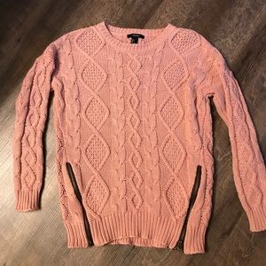 NWOT Forever 21 Side-Zipper Sweater - Size S